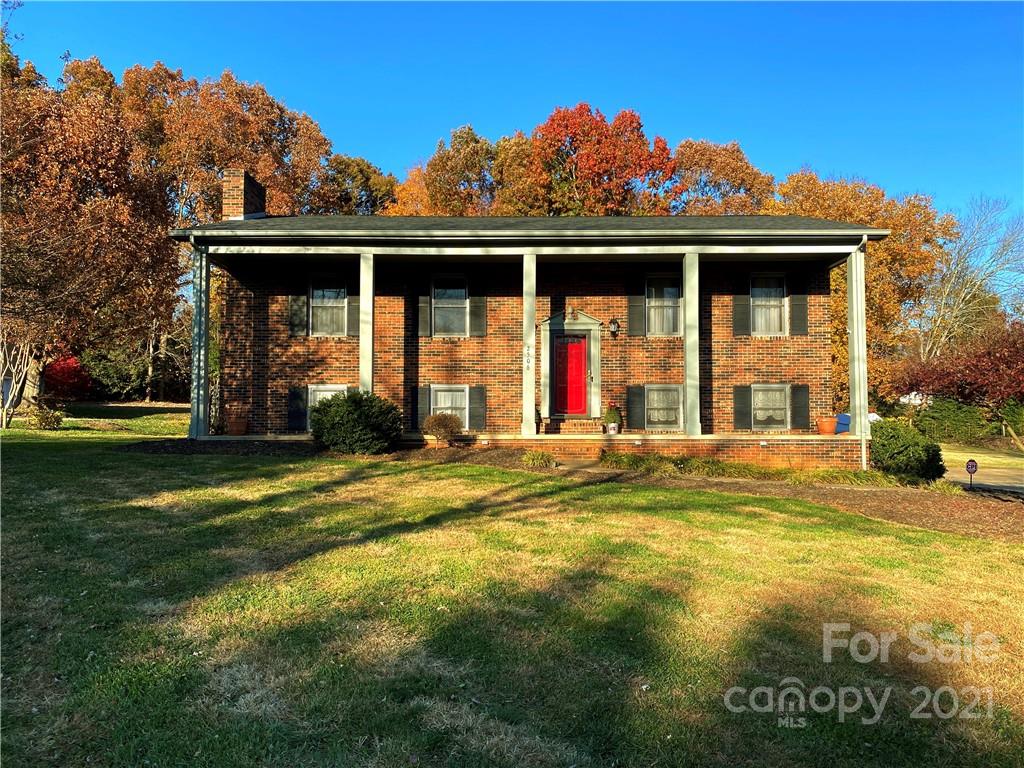 2506 Sutton Street Lenoir NC 28645