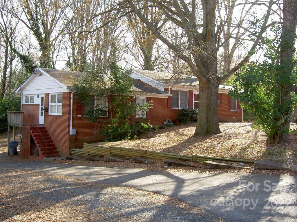 6037 Ingleside Drive Charlotte NC 28210