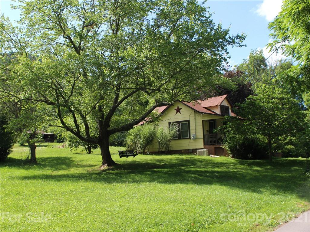 12 Woody Glen Road Asheville NC 28805