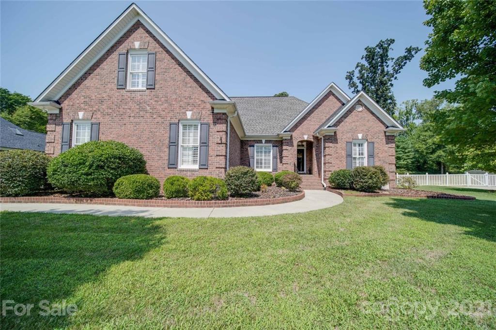 7067 Bovine Lane Harrisburg NC 28075
