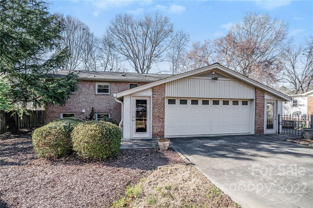 1019 Circlewood Drive Charlotte NC 28211