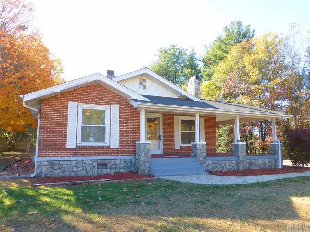 2211 1st Avenue NW Hickory NC 28601