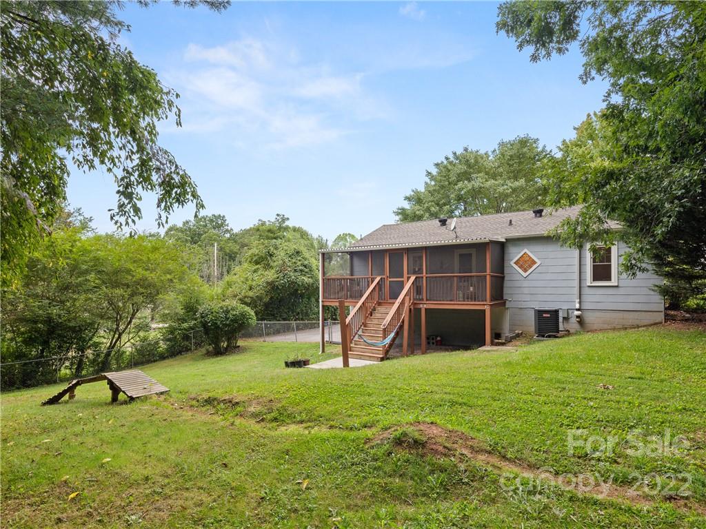 102 Moody Avenue Candler NC 28715