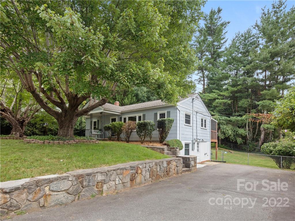 102 Moody Avenue Candler NC 28715