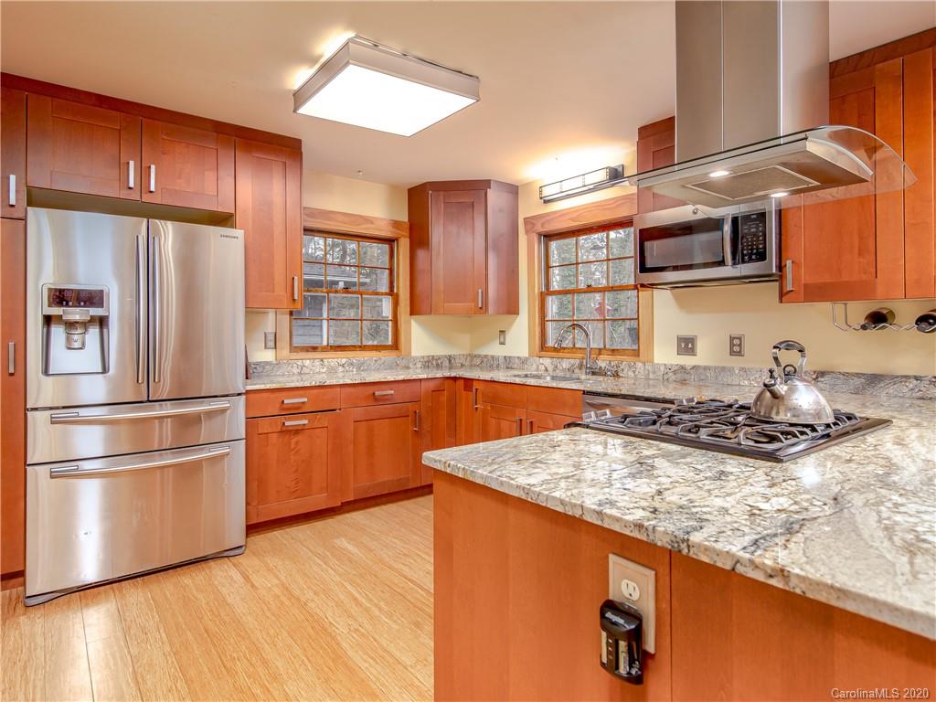 12 Hawthorne Lane Asheville NC 28801