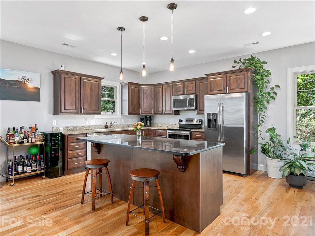 219 Courtland Place Asheville NC 28801