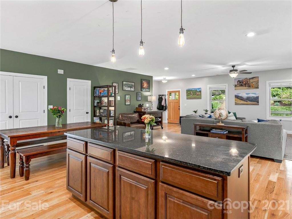 219 Courtland Place Asheville NC 28801