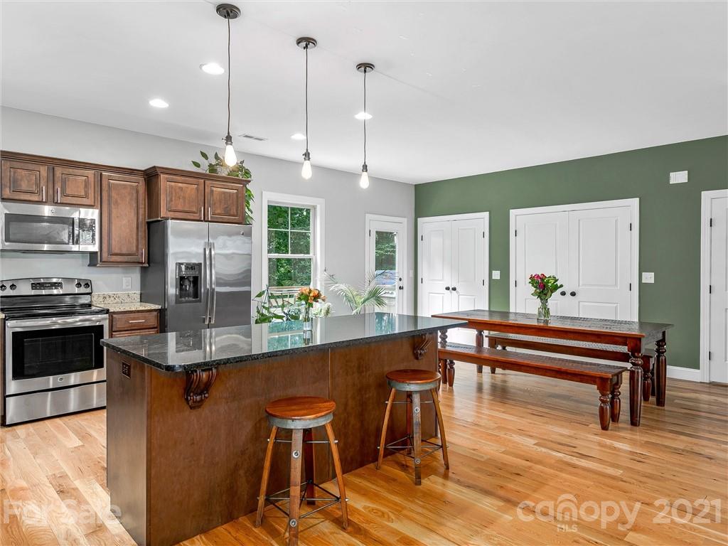219 Courtland Place Asheville NC 28801