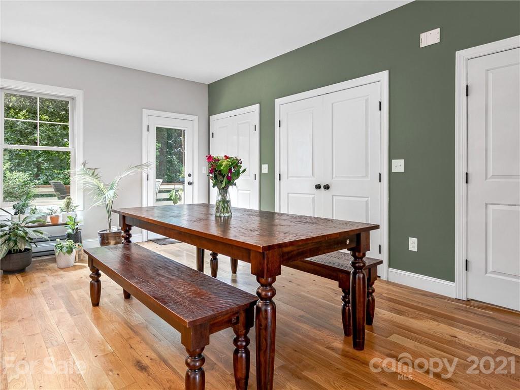 219 Courtland Place Asheville NC 28801