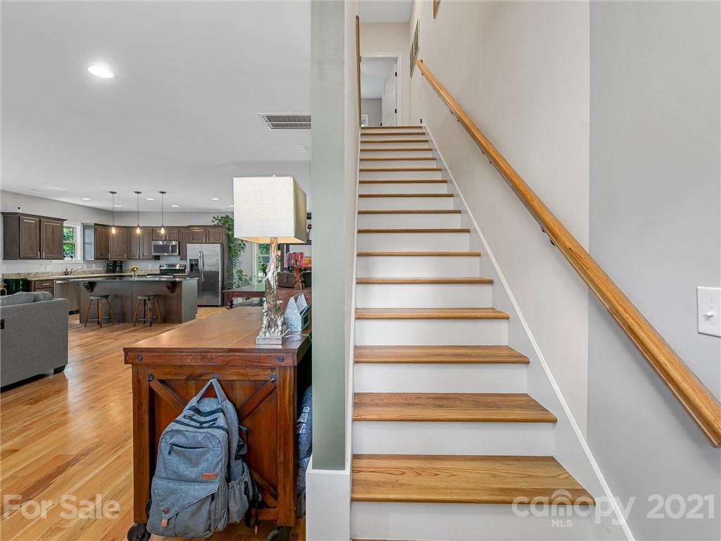 219 Courtland Place Asheville NC 28801