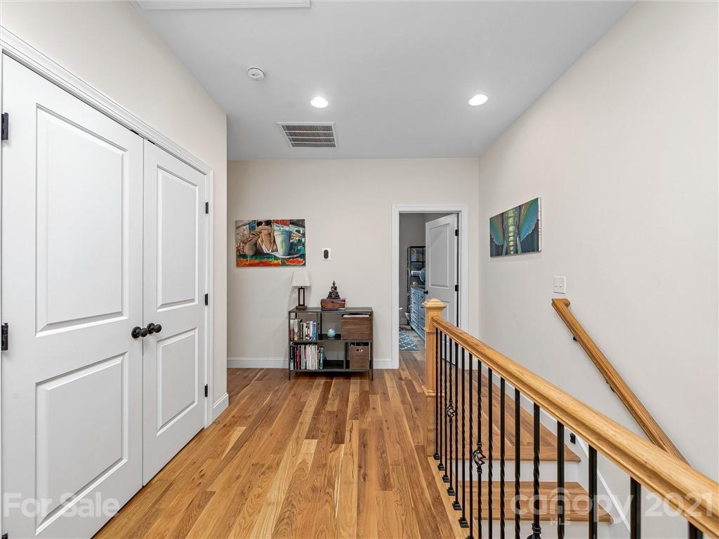 219 Courtland Place Asheville NC 28801