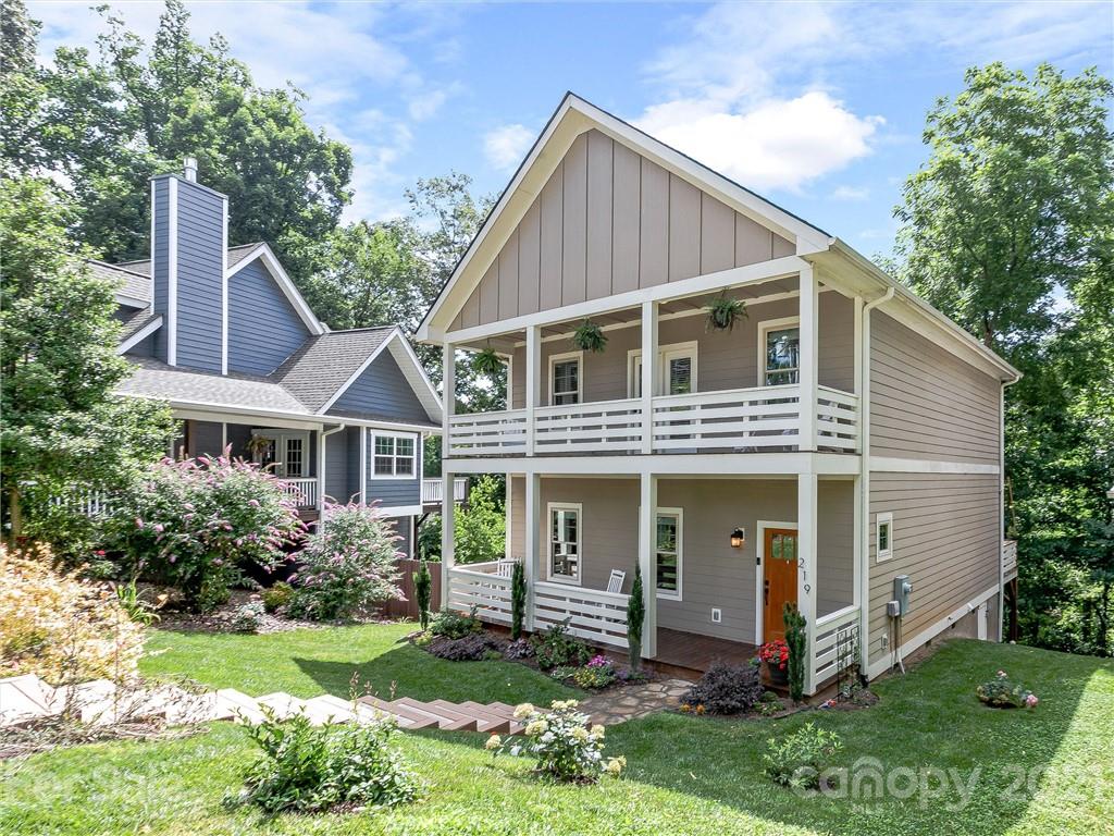 219 Courtland Place Asheville NC 28801