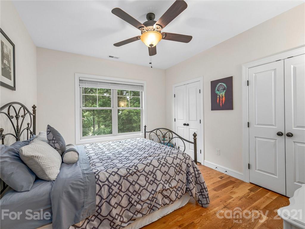 219 Courtland Place Asheville NC 28801