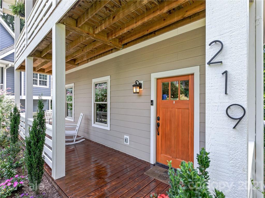 219 Courtland Place Asheville NC 28801