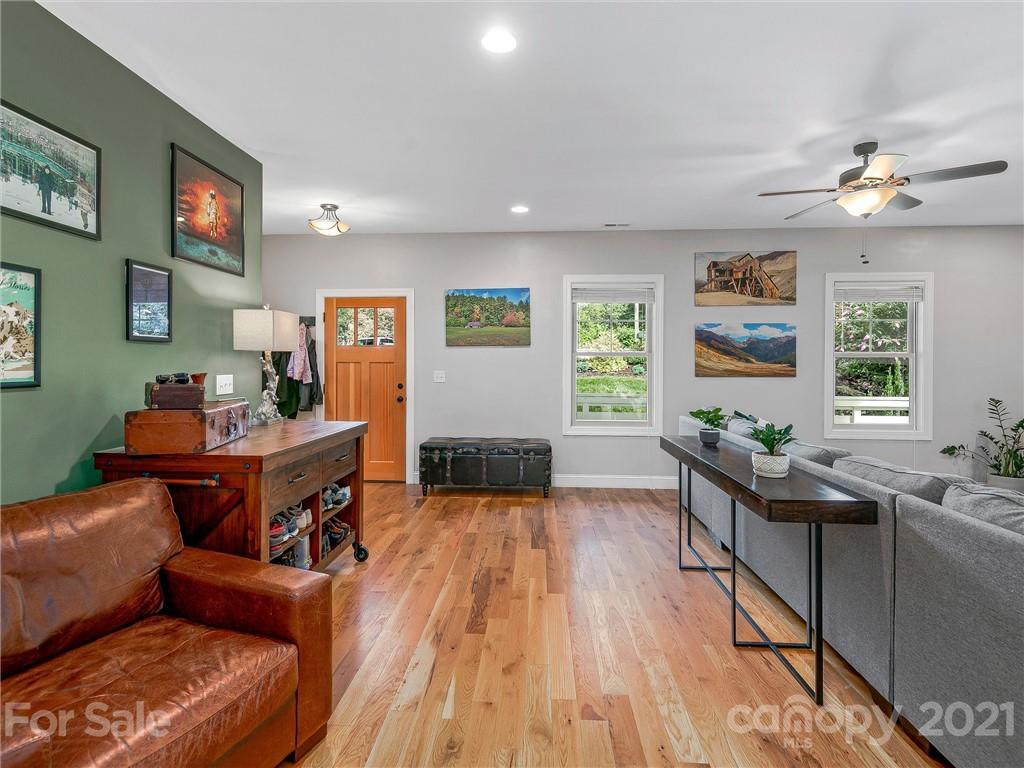 219 Courtland Place Asheville NC 28801