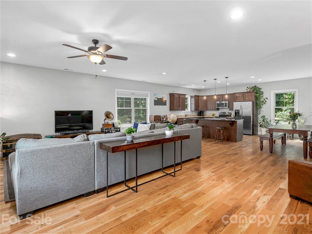 219 Courtland Place Asheville NC 28801