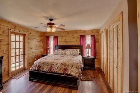 1133 High Peak Drive Burnsville NC 28740