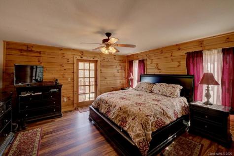 1133 High Peak Drive Burnsville NC 28740