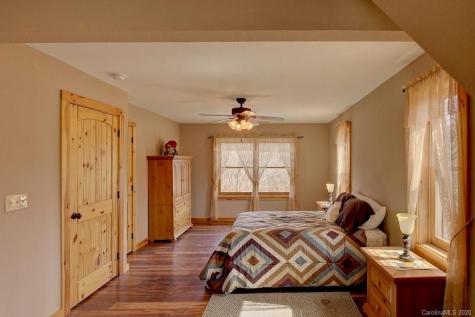 1133 High Peak Drive Burnsville NC 28740