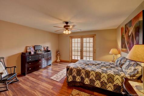 1133 High Peak Drive Burnsville NC 28740
