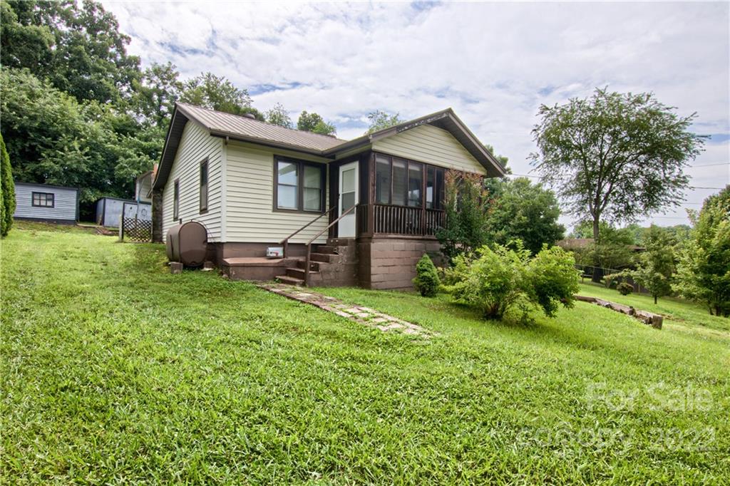 86 20th Street Asheville NC 28806