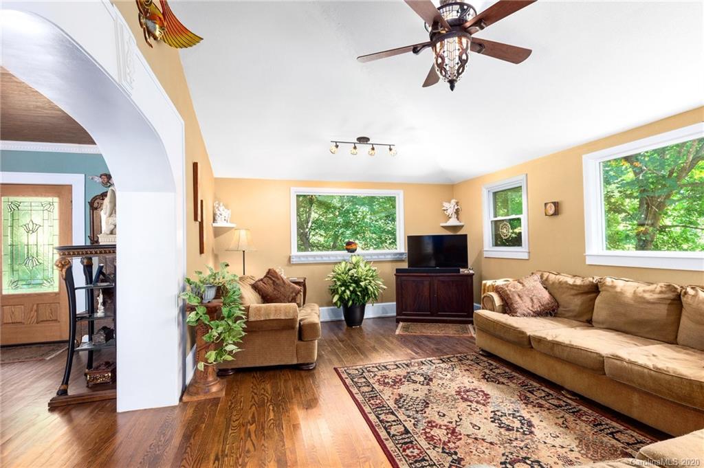 26 Aurora Drive Asheville NC 28805