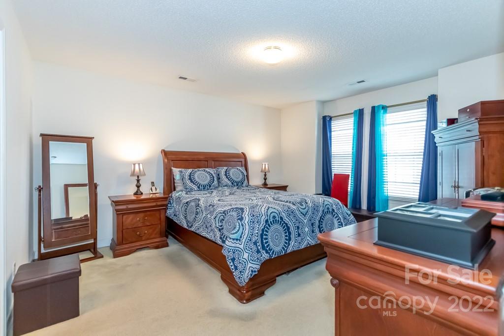 527 Lightspun Lane Charlotte NC 28216
