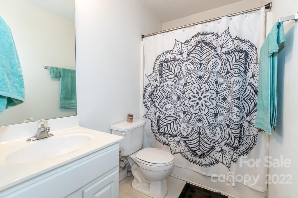 527 Lightspun Lane Charlotte NC 28216