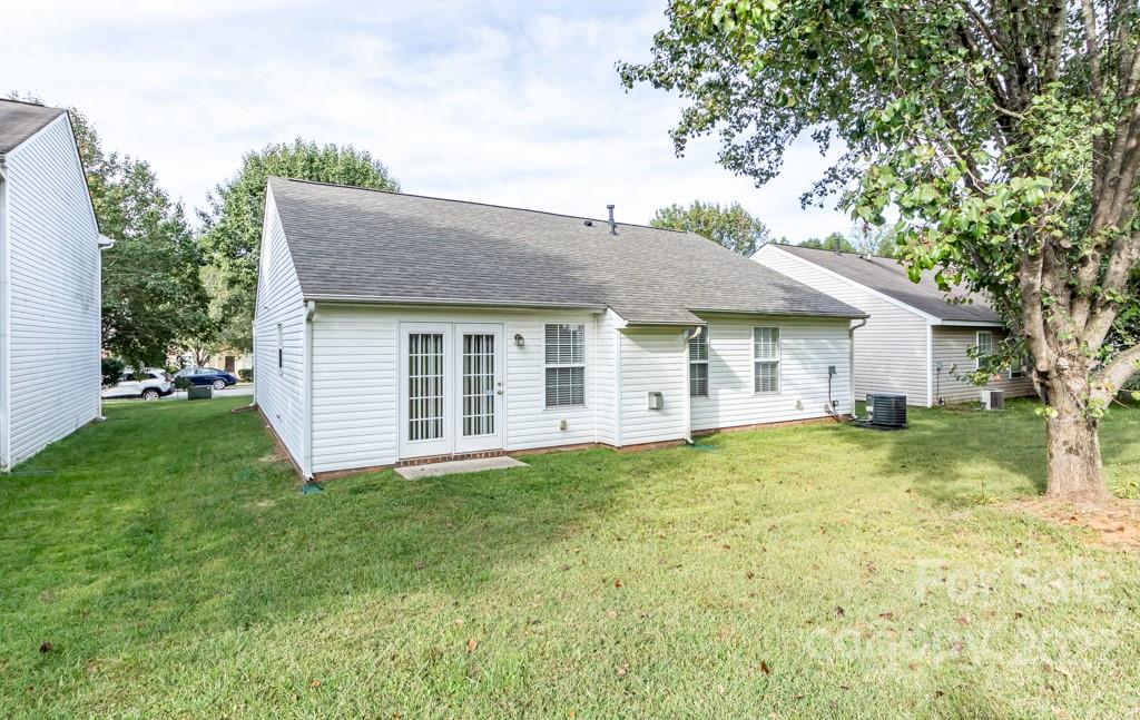 527 Lightspun Lane Charlotte NC 28216