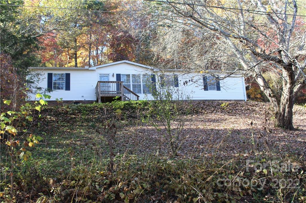 90 Gobbler Circle Horse Shoe NC 28742