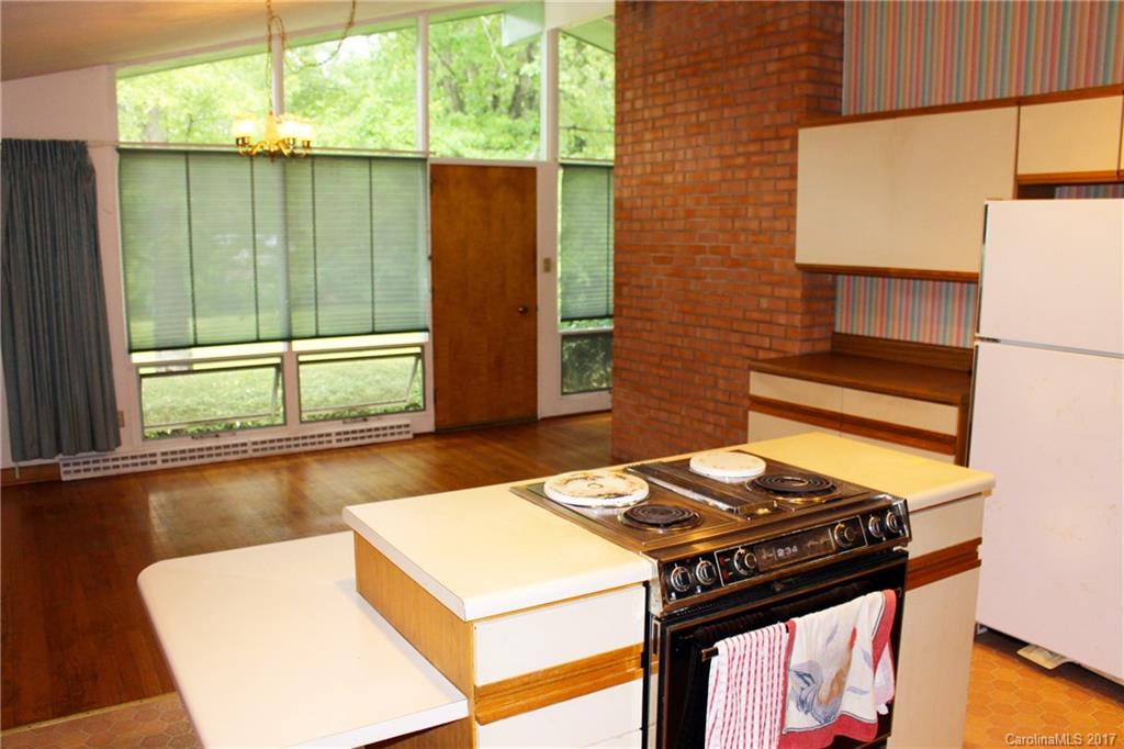 14 Zephyr Drive Asheville NC 28806