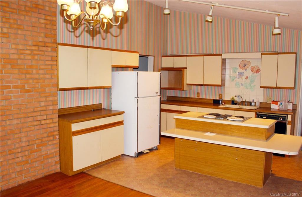 14 Zephyr Drive Asheville NC 28806