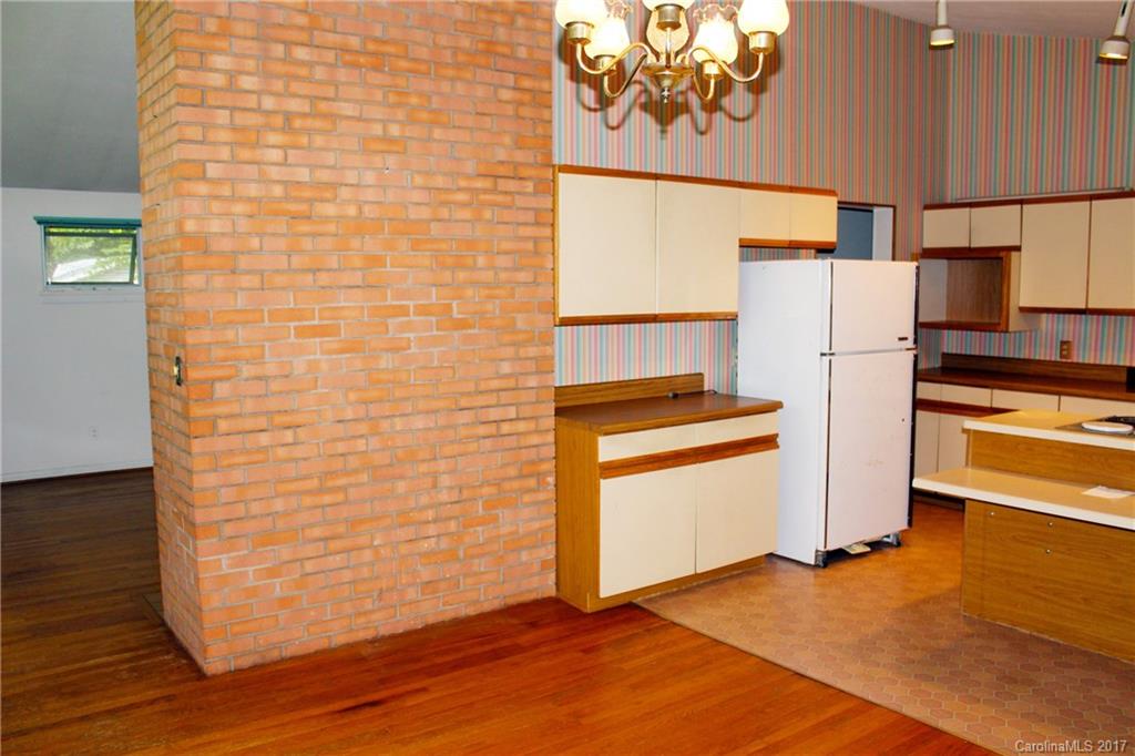 14 Zephyr Drive Asheville NC 28806