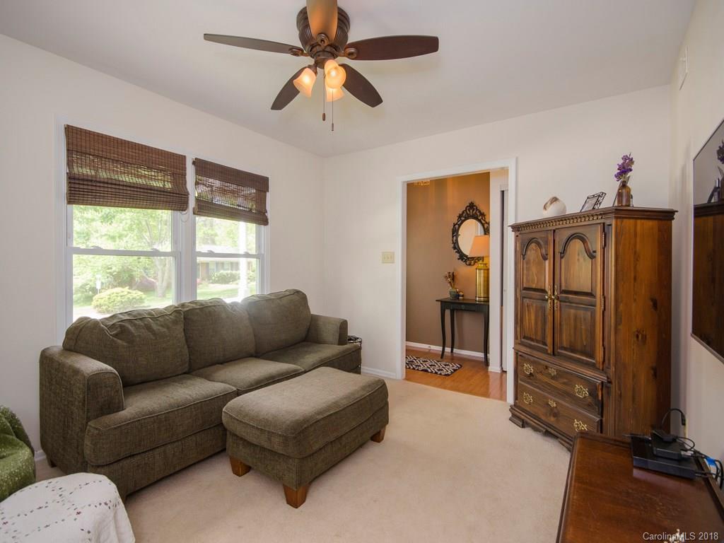 15 Knoll Ridge Drive Asheville NC 28804