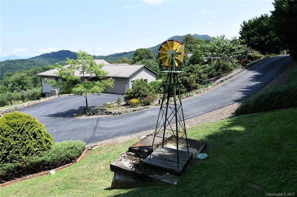 34 Pond View Drive Waynesville NC 28786