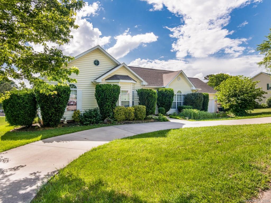54 N Willow Brook Drive Asheville NC 28806