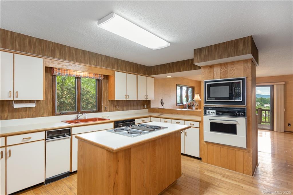 1033 High Vista Drive Mills River NC 28759