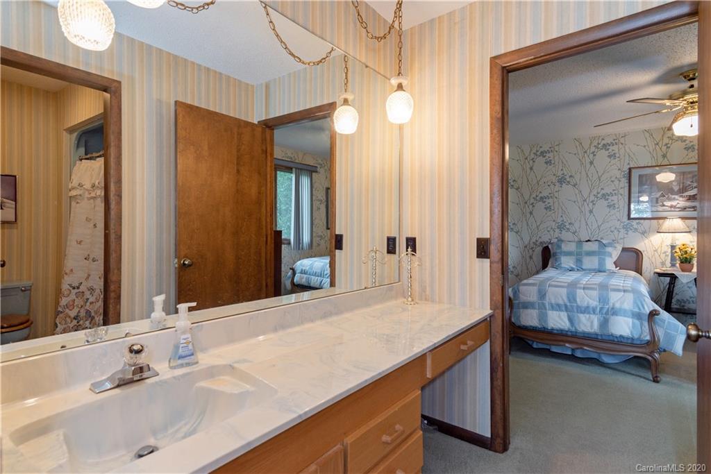 1033 High Vista Drive Mills River NC 28759