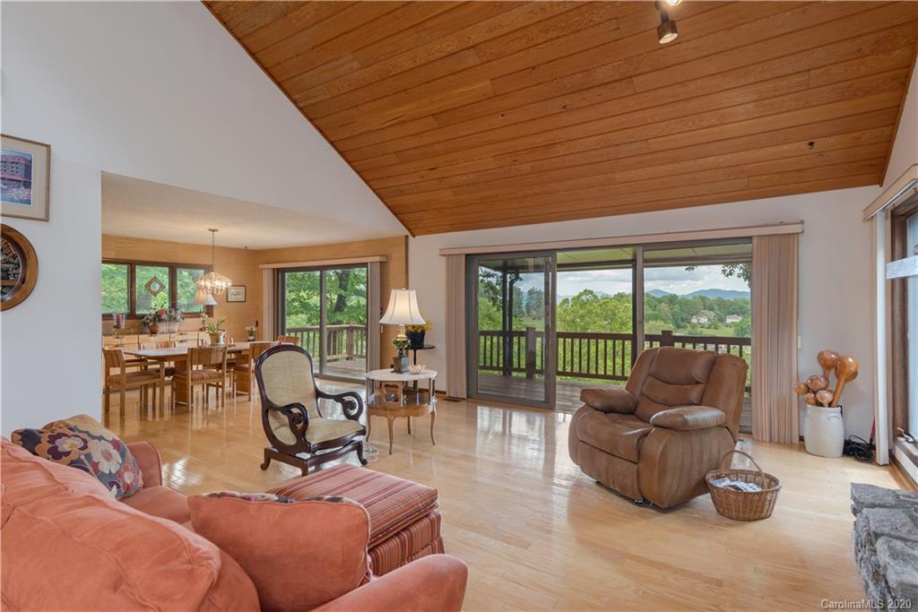 1033 High Vista Drive Mills River NC 28759