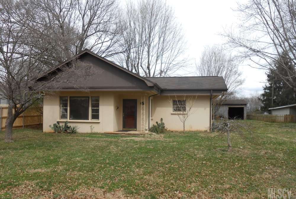 42 19th Avenue NW Hickory NC 28601