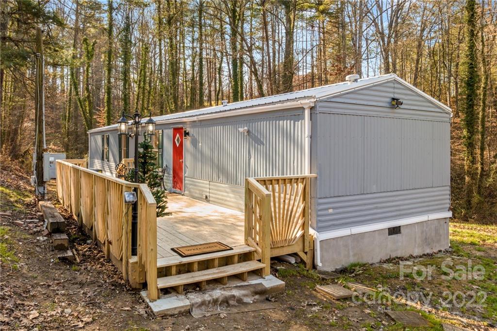 8 Dudes Way Weaverville NC 28787