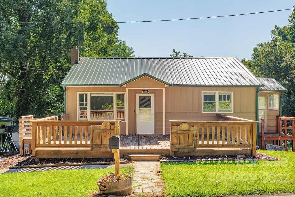 142 Luther Road Candler NC 28715