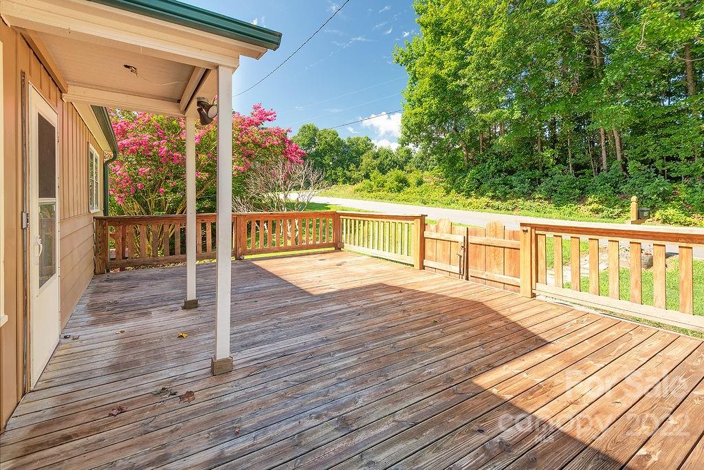 142 Luther Road Candler NC 28715
