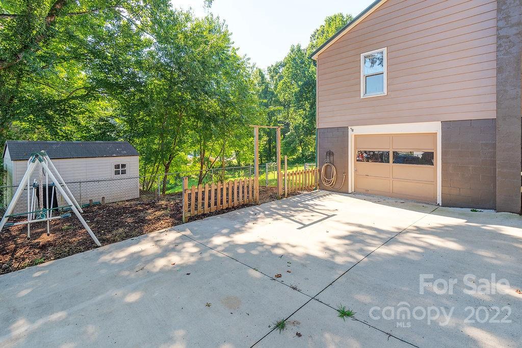 142 Luther Road Candler NC 28715