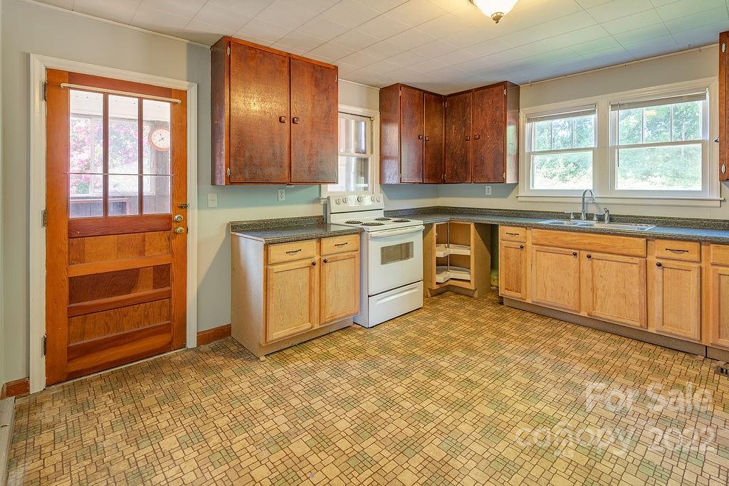 142 Luther Road Candler NC 28715
