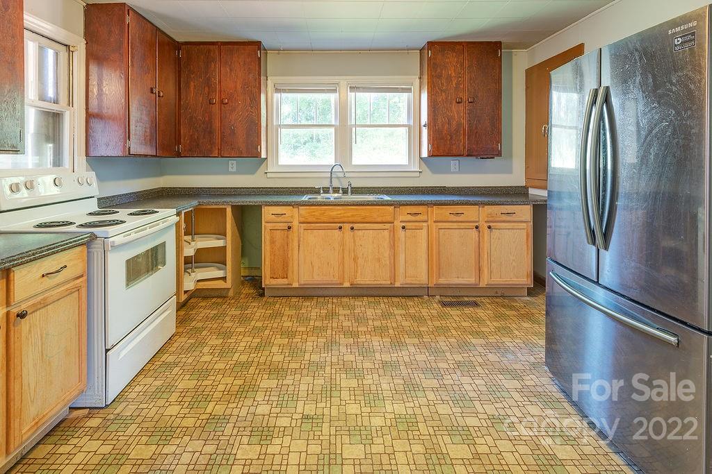 142 Luther Road Candler NC 28715