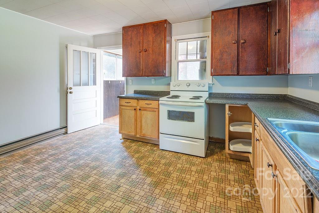 142 Luther Road Candler NC 28715