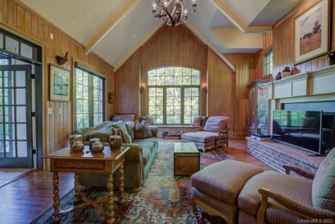 19 Coachman Lane Tryon NC 28782