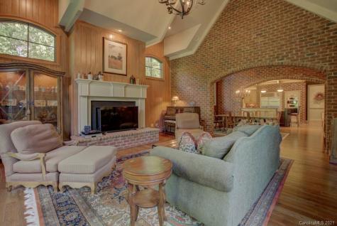 19 Coachman Lane Tryon NC 28782