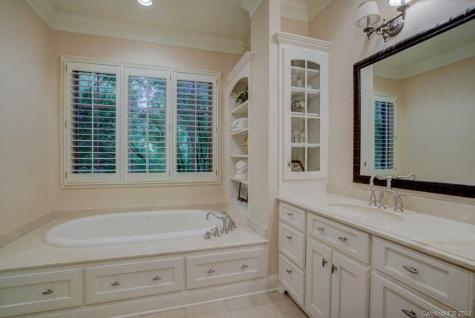 19 Coachman Lane Tryon NC 28782